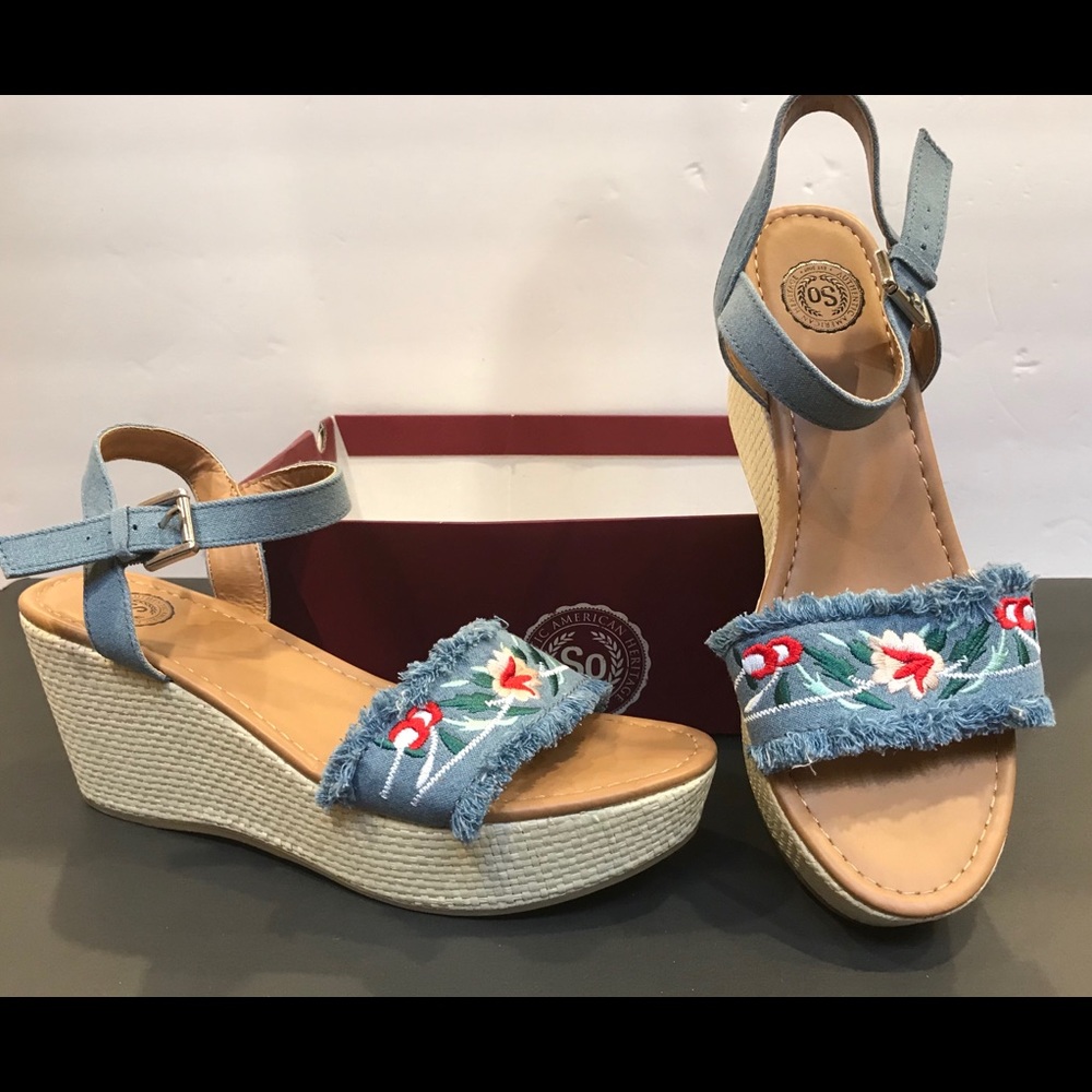 SO Icefish Wedge Sandals size 9